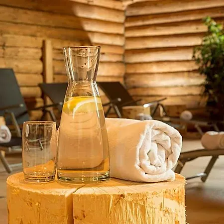 Hubertus Wellness & Breakfast Hotel 4*