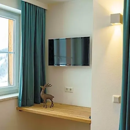 Hubertus Wellness & Breakfast Hotel 4*